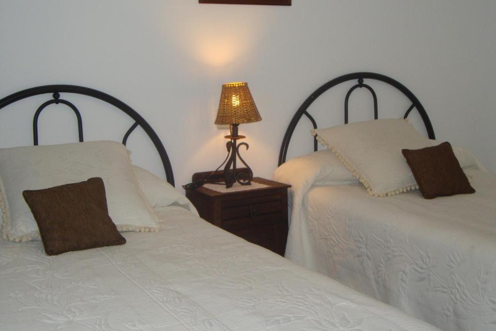 Hostal Alba Taruta Гвадалупе Номер фото