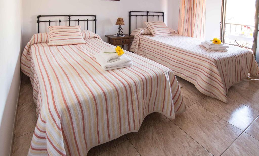 Hostal Alba Taruta Гвадалупе Экстерьер фото