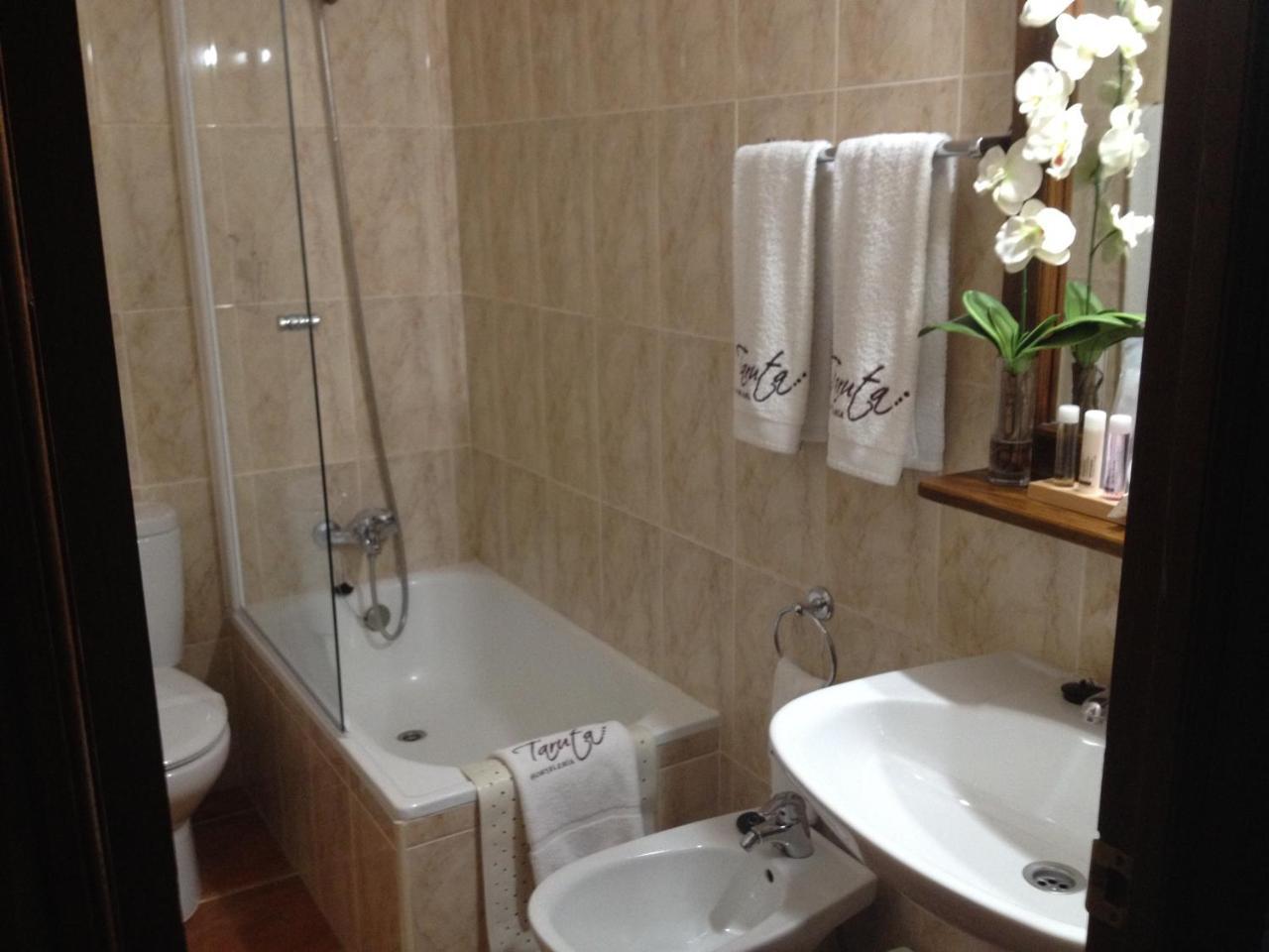 Hostal Alba Taruta Гвадалупе Экстерьер фото
