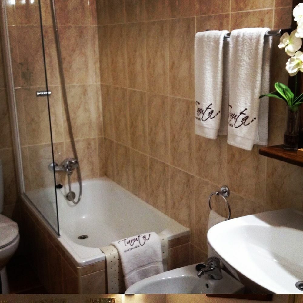 Hostal Alba Taruta Гвадалупе Экстерьер фото